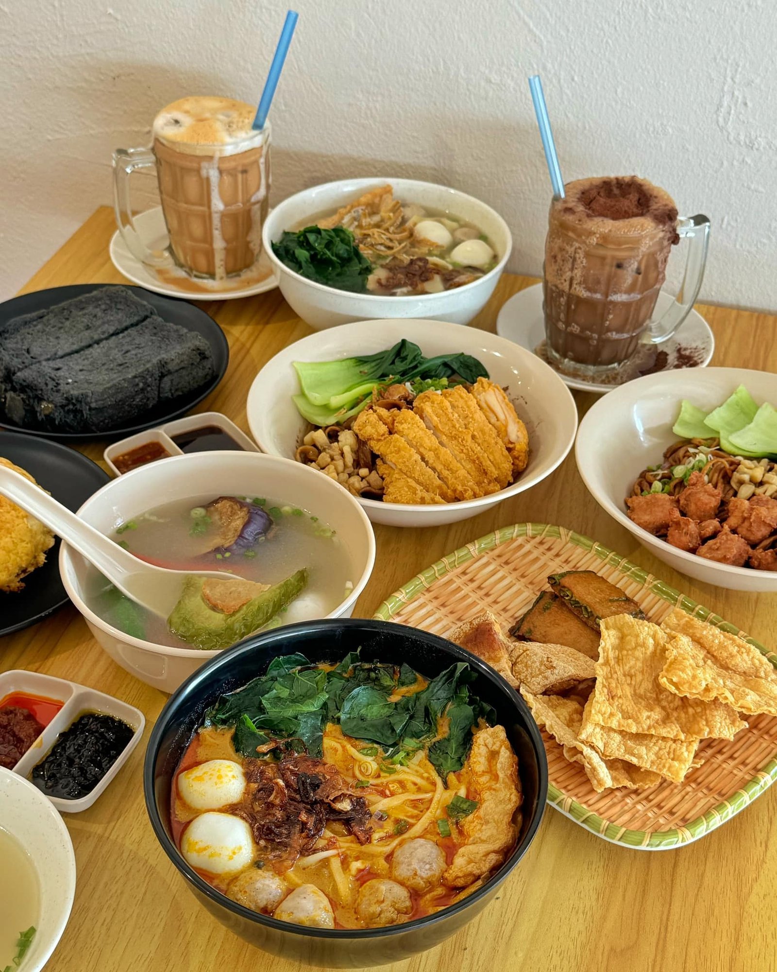 手工面条与酿豆腐的绝美结合，【HAKKA HO Restaurant 合家圆酿豆腐】让你一试便爱上！
